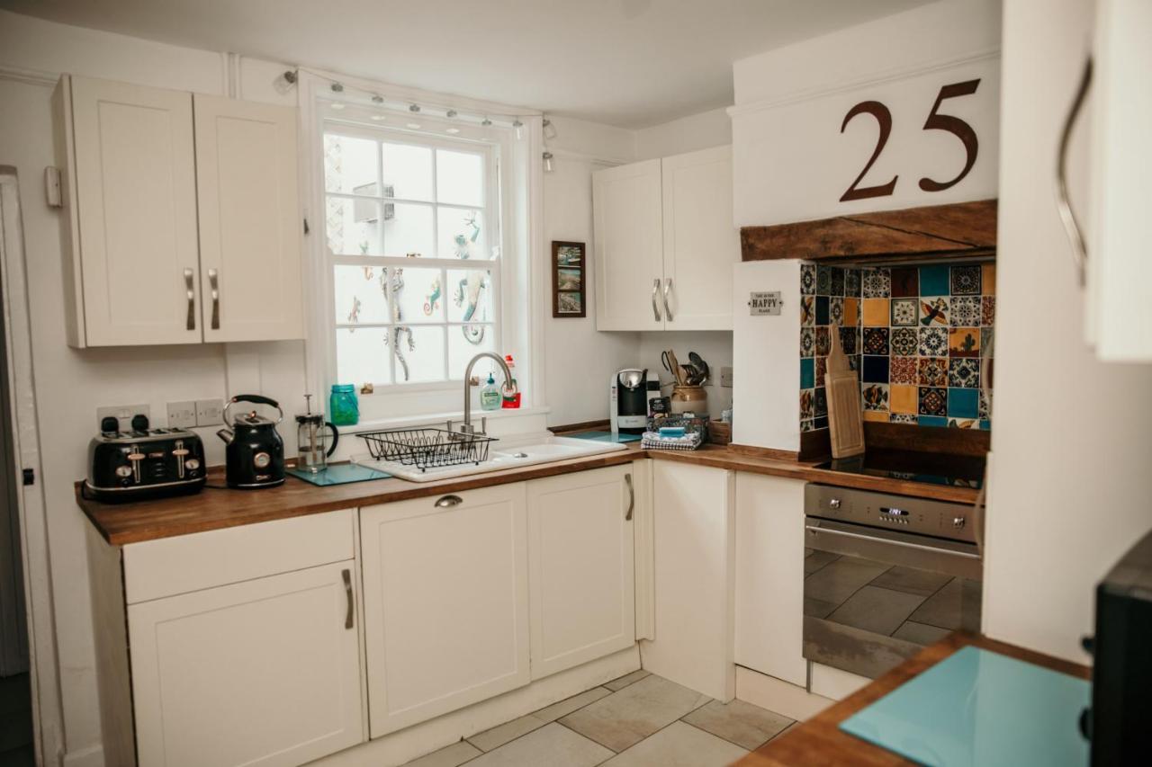 Charming 3 Bedroom Townhouse เวย์มัธ ภายนอก รูปภาพ