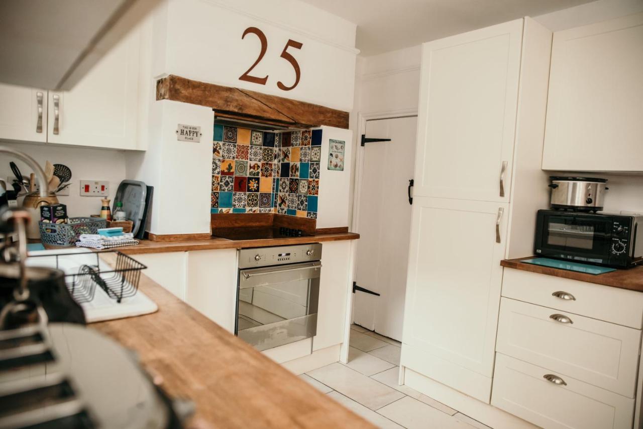 Charming 3 Bedroom Townhouse เวย์มัธ ภายนอก รูปภาพ
