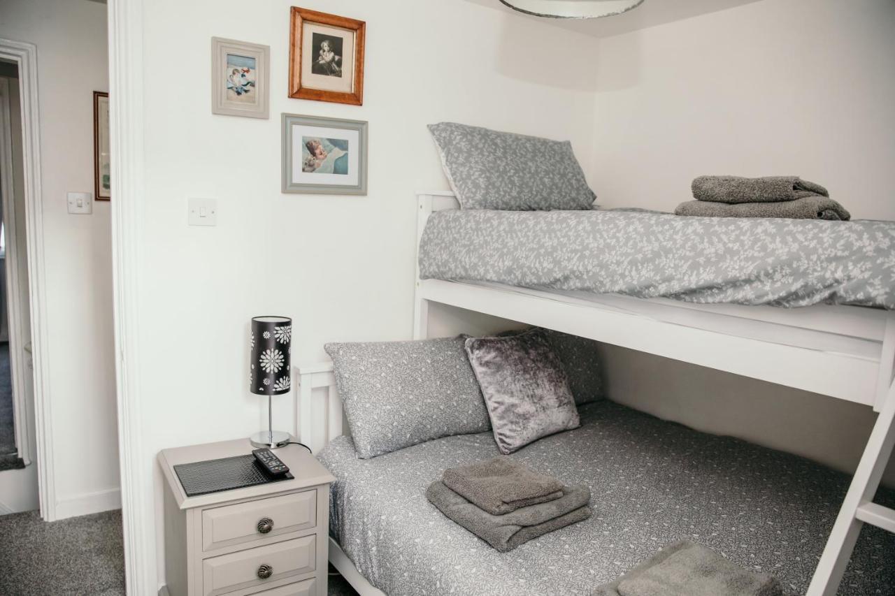 Charming 3 Bedroom Townhouse เวย์มัธ ภายนอก รูปภาพ