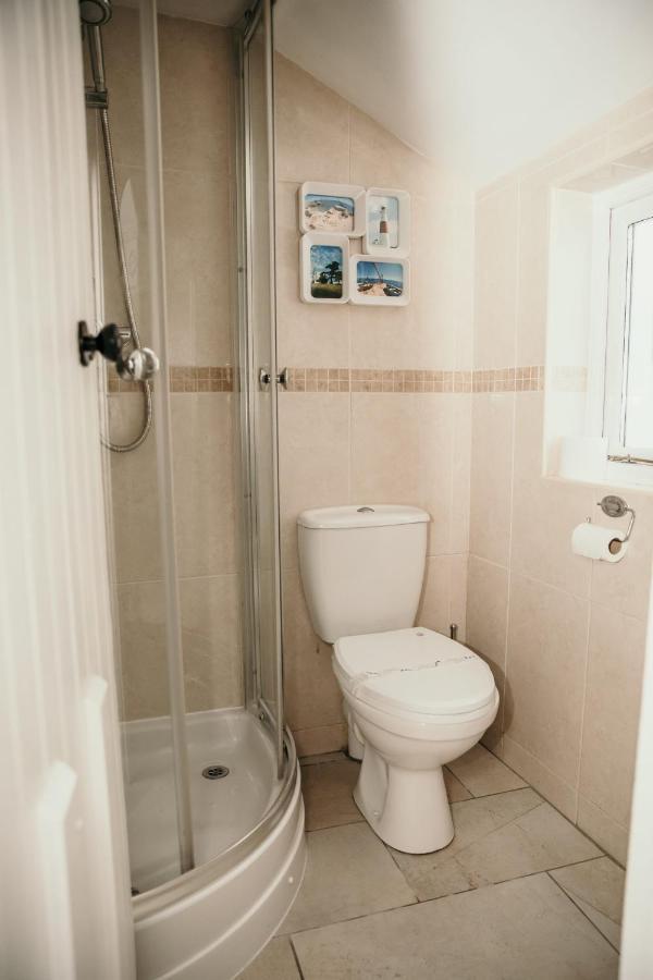 Charming 3 Bedroom Townhouse เวย์มัธ ภายนอก รูปภาพ
